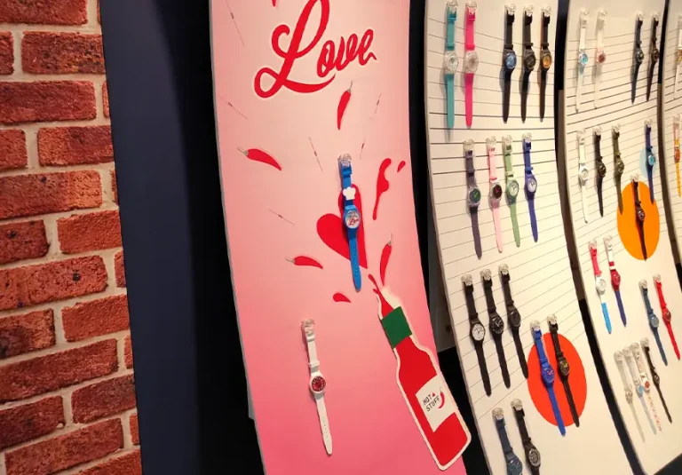 Installation of vinyls in a watch store window